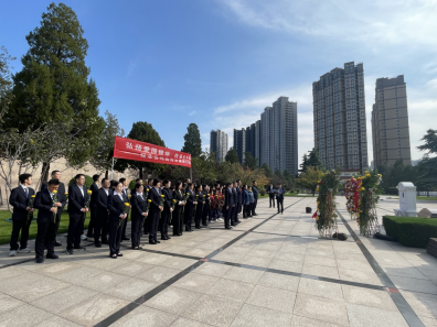 英烈荣光照千秋  红色基因传万代